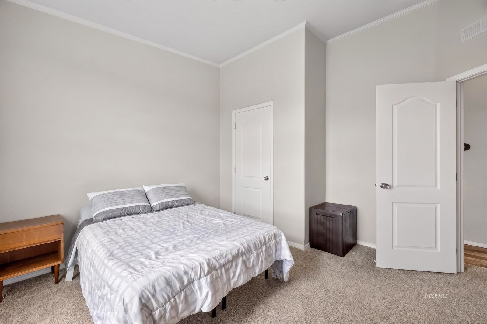 877 Spring Valley Parkway Property Photo 27