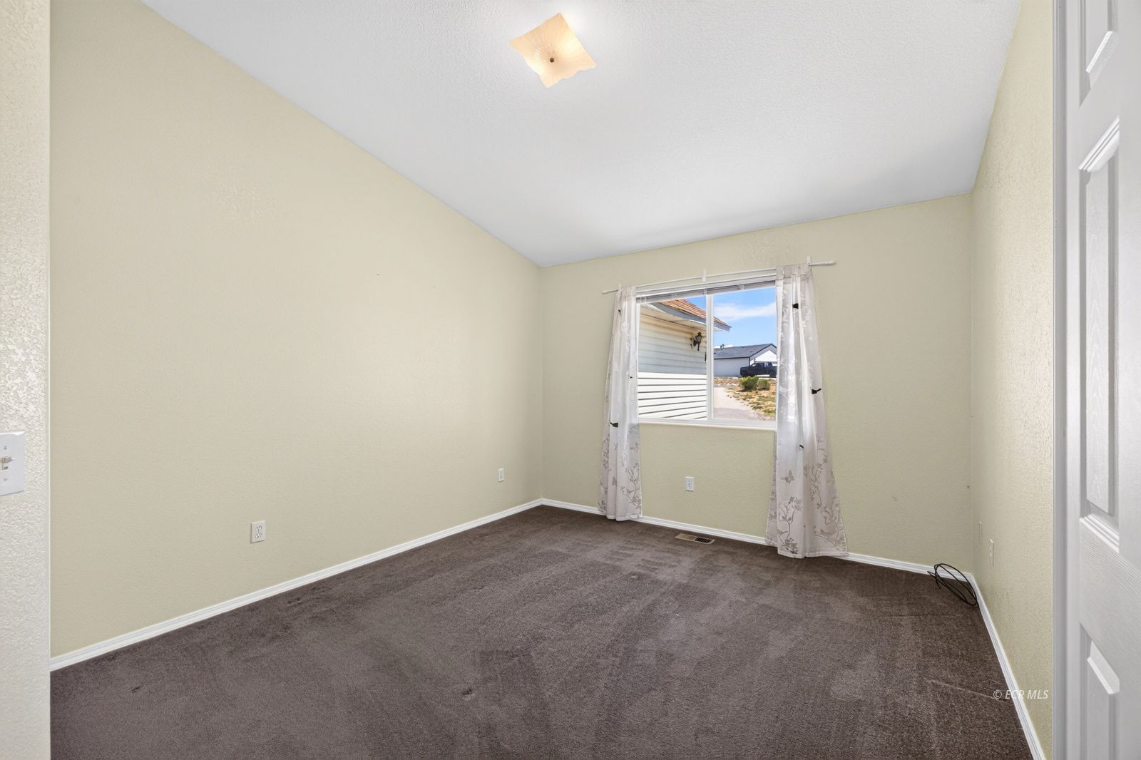 520 Cripple Creek Drive Property Photo 40