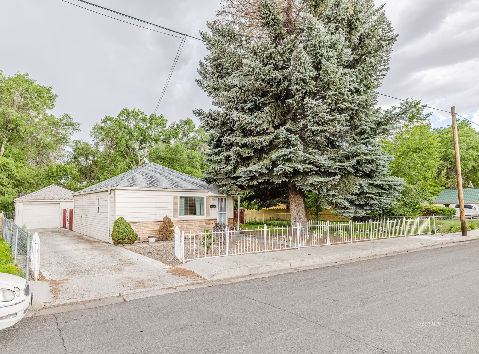 844 Lincoln Avenue Property Photo 1