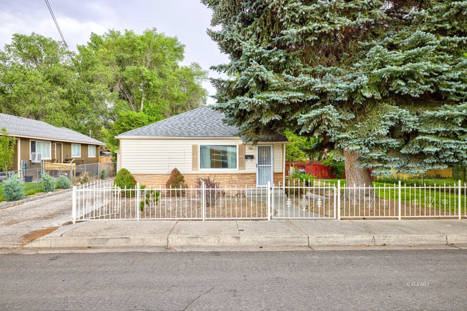 844 Lincoln Avenue Property Photo 32