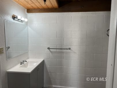 340 6th Street Property Photo 6