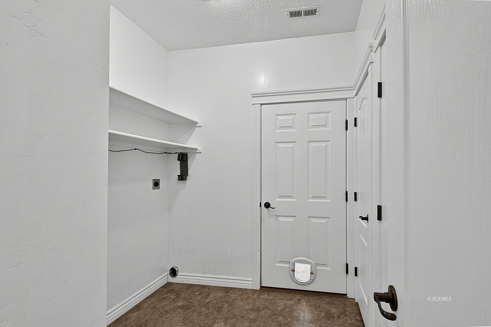 455 Blue Jay Drive Property Photo 13