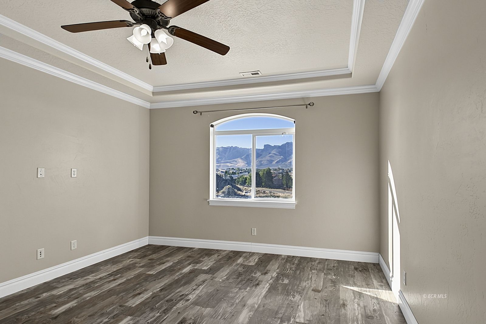 455 Blue Jay Drive Property Photo 14