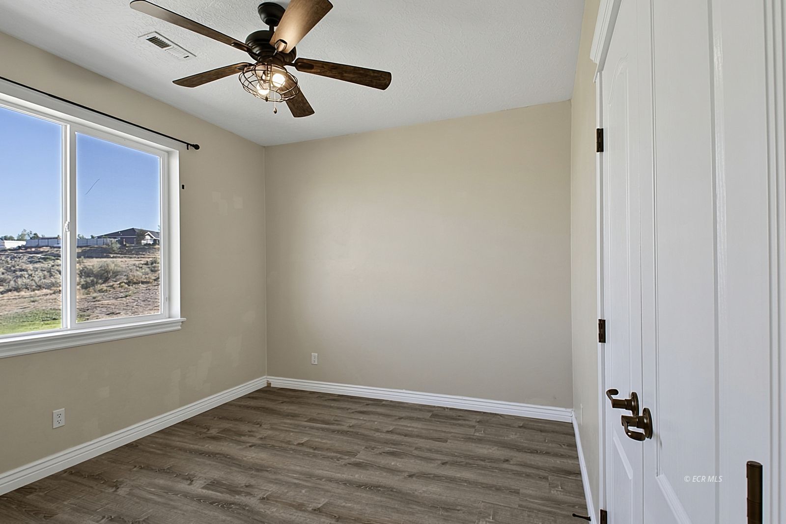 455 Blue Jay Drive Property Photo 20