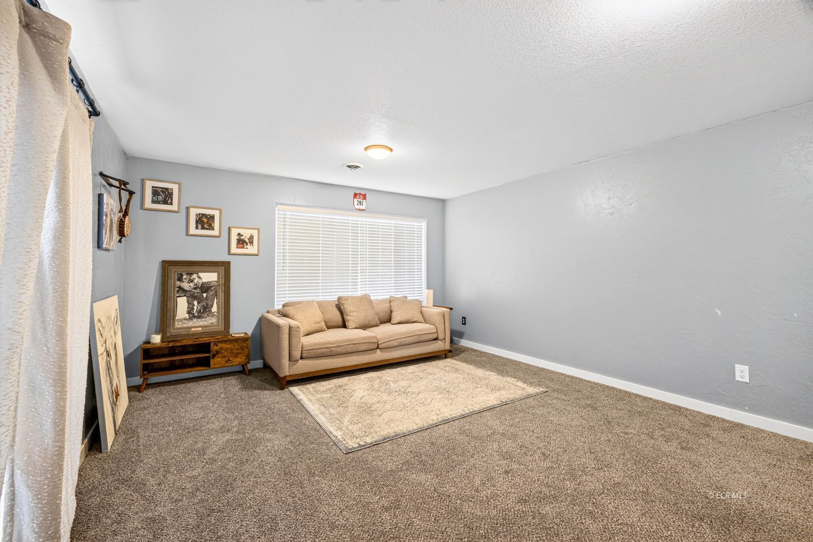 811 White Oak Drive Property Photo 15