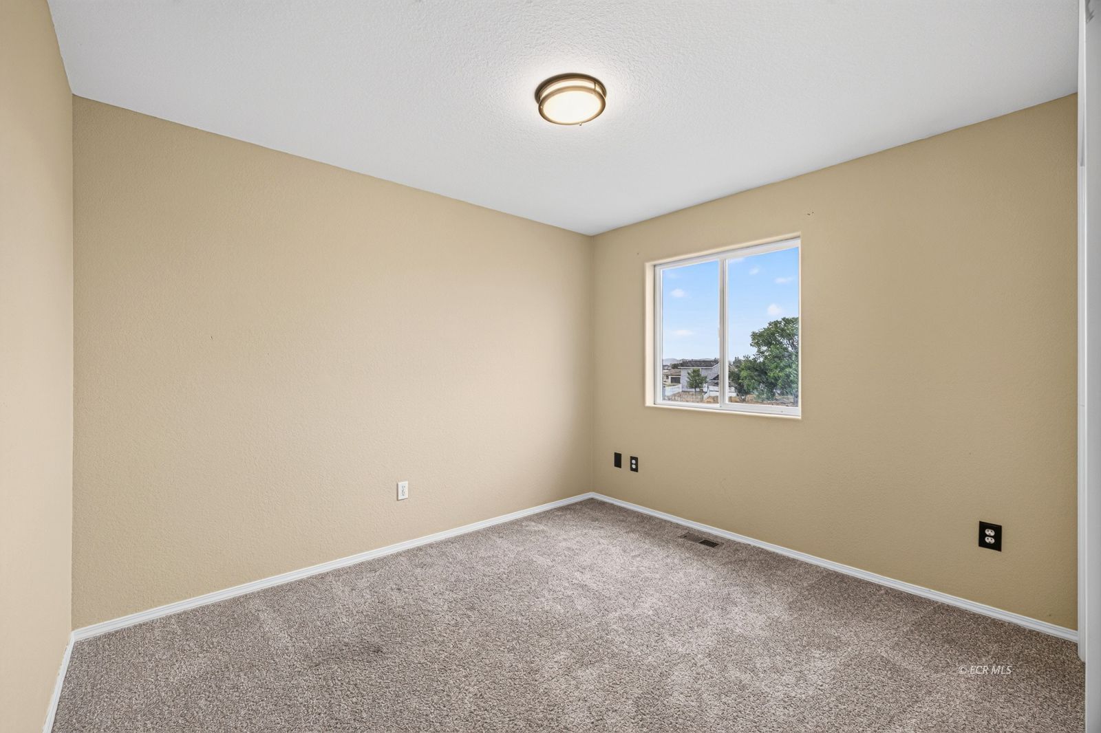 811 White Oak Drive Property Photo 22