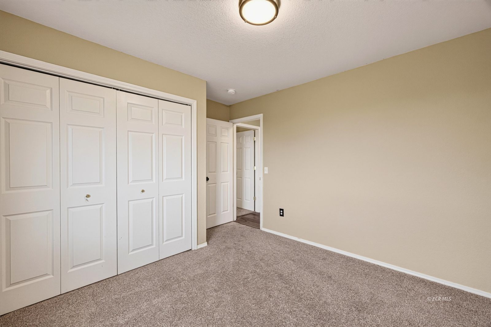 811 White Oak Drive Property Photo 23