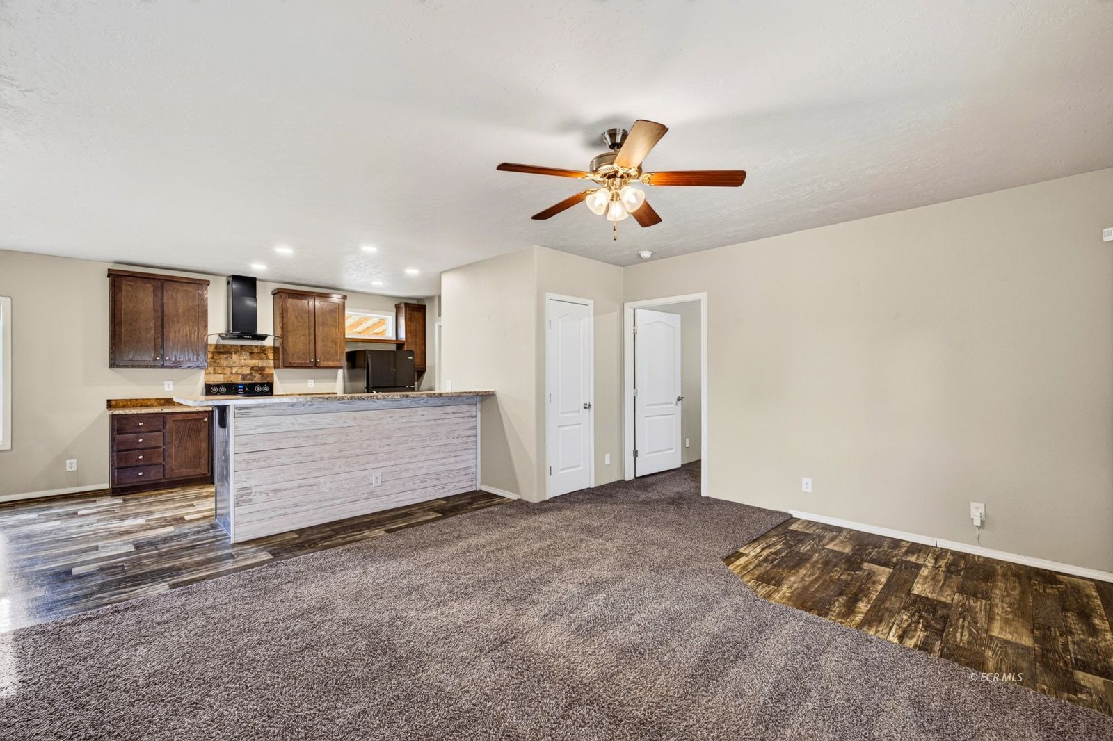 693 Hayland Drive Property Photo 7