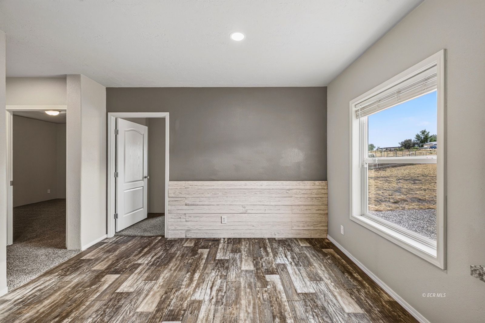 693 Hayland Drive Property Photo 10