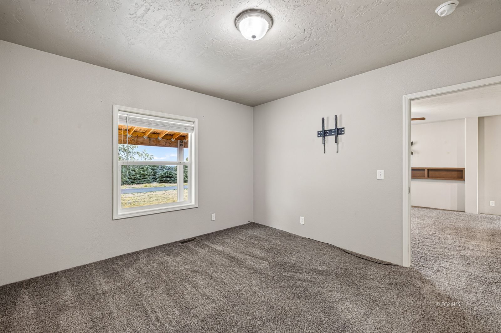 693 Hayland Drive Property Photo 19