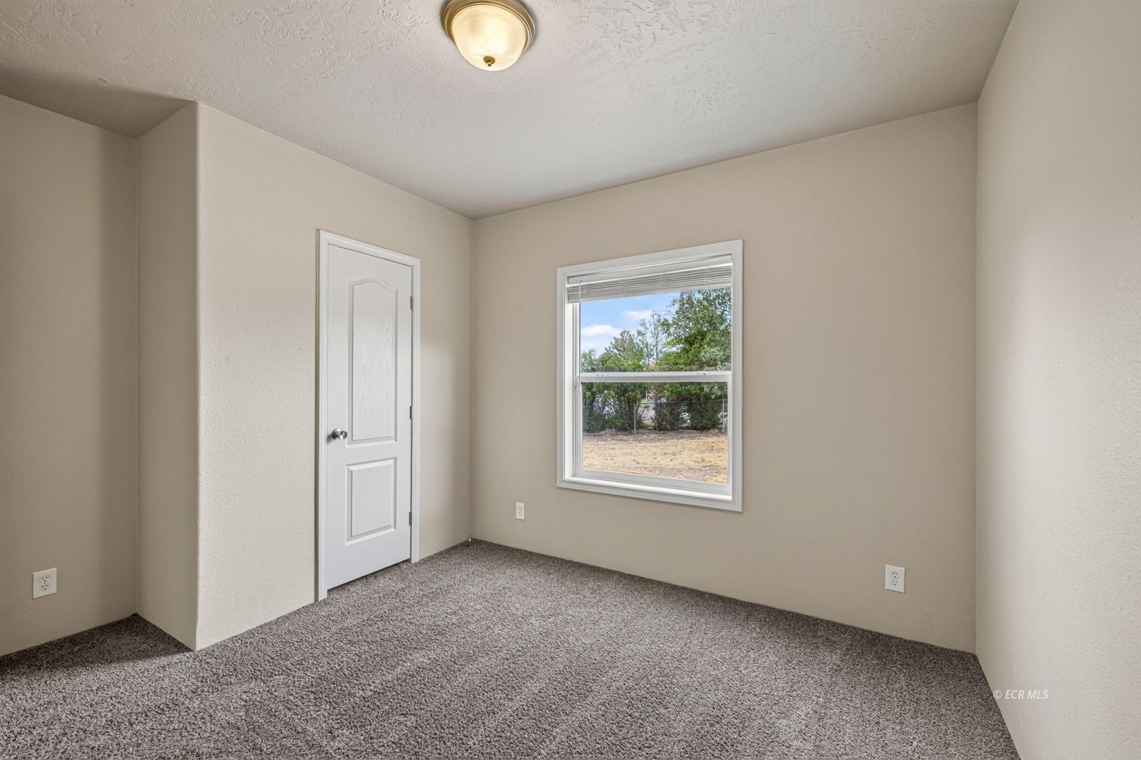 693 Hayland Drive Property Photo 26
