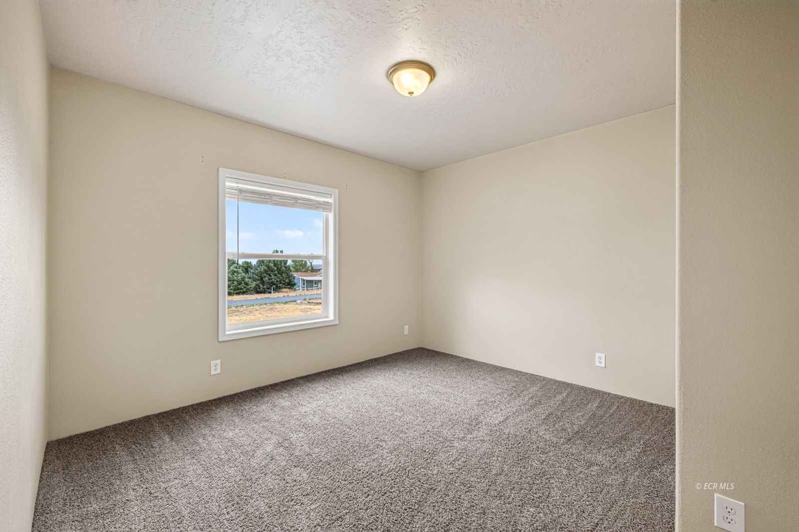 693 Hayland Drive Property Photo 29