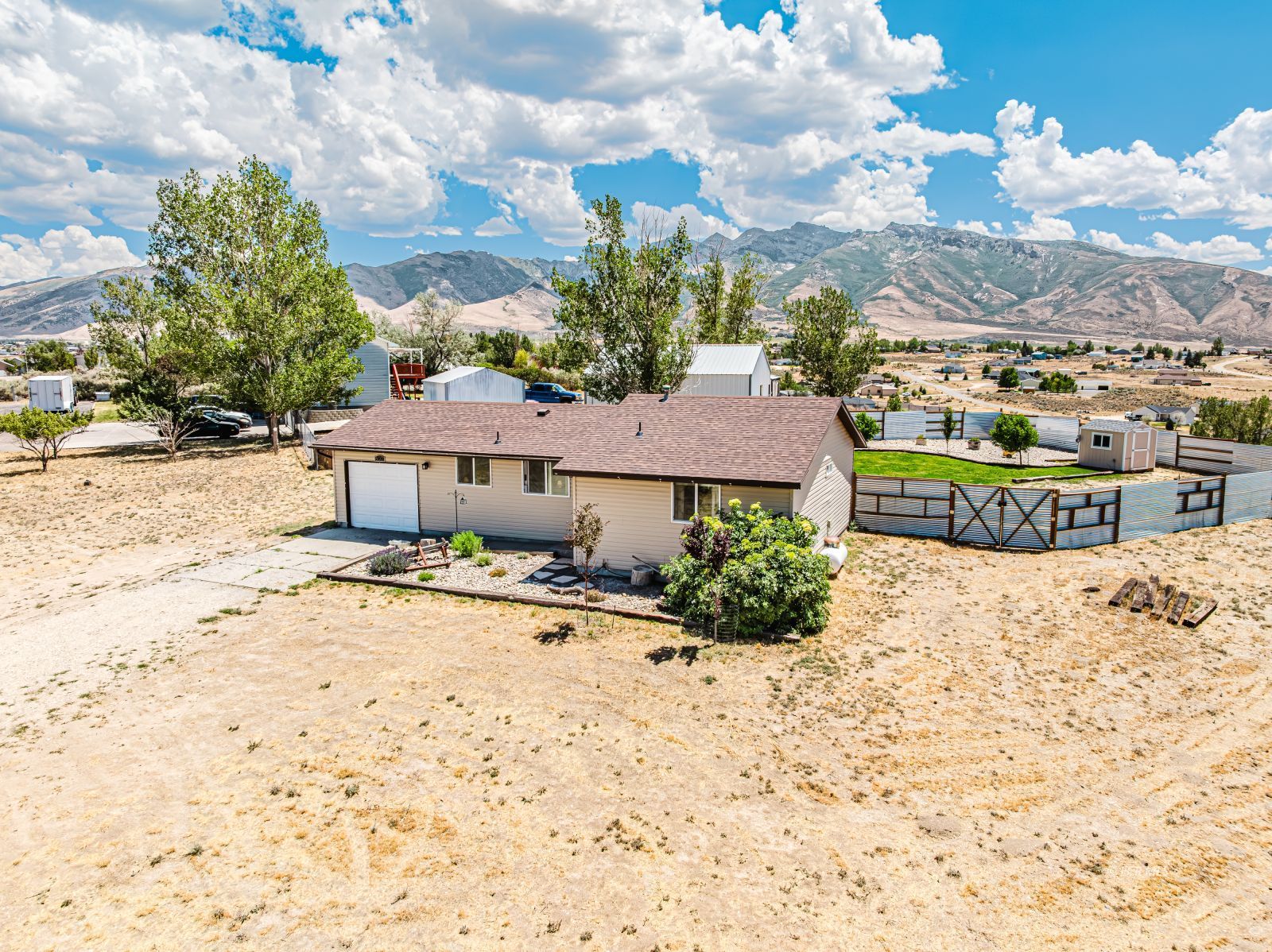 600 Palace Parkway Property Photo 1