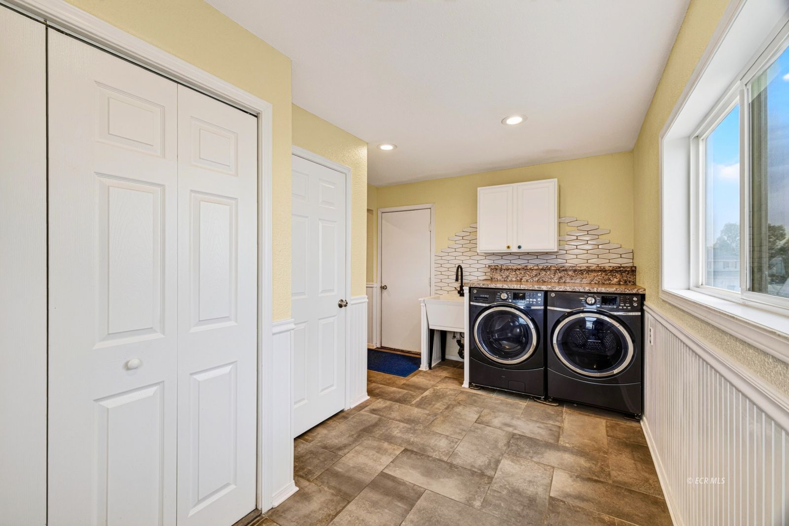 876 White Oak Drive Property Photo 33