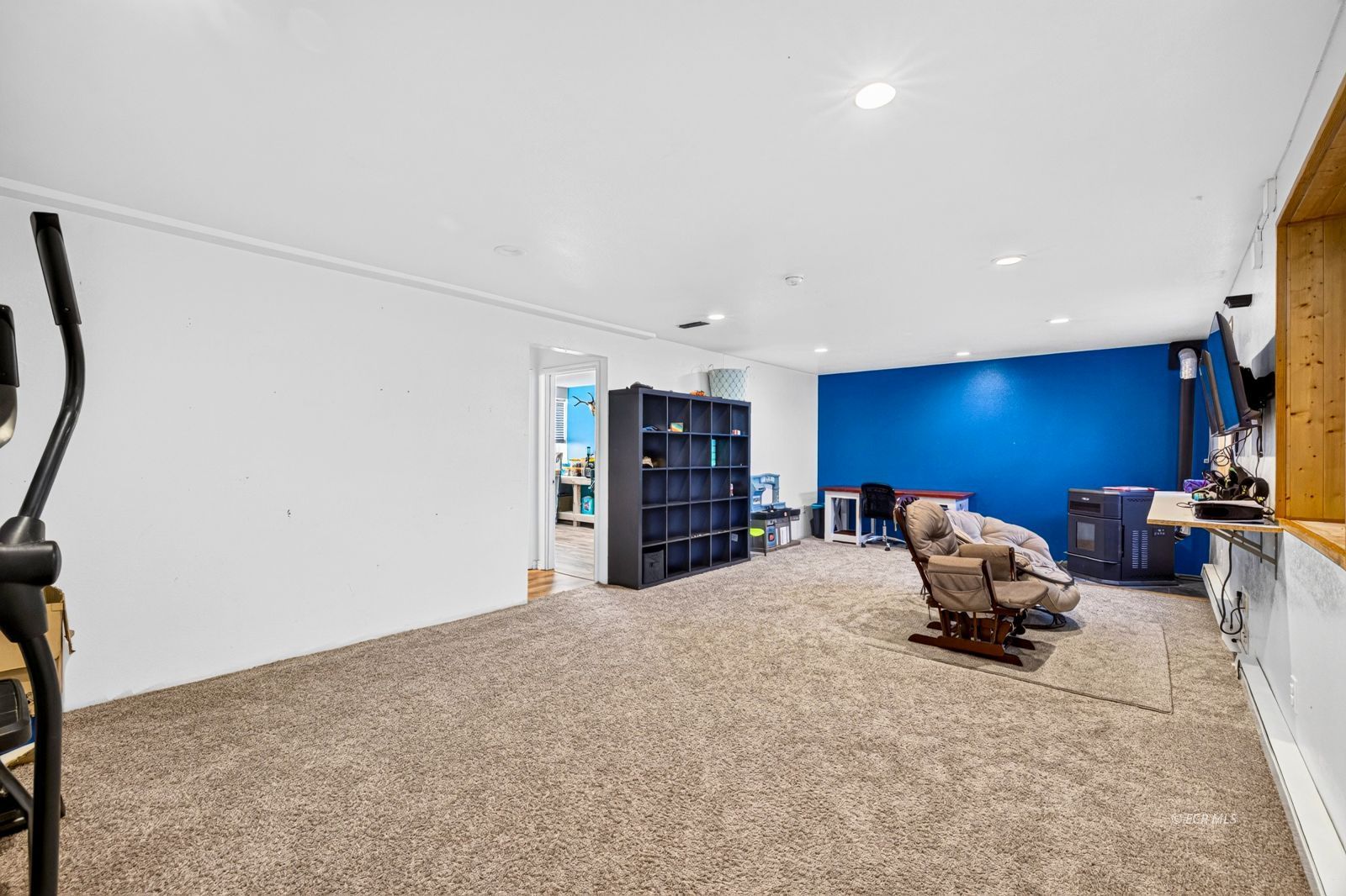 389 Lakeport Bay Property Photo 29