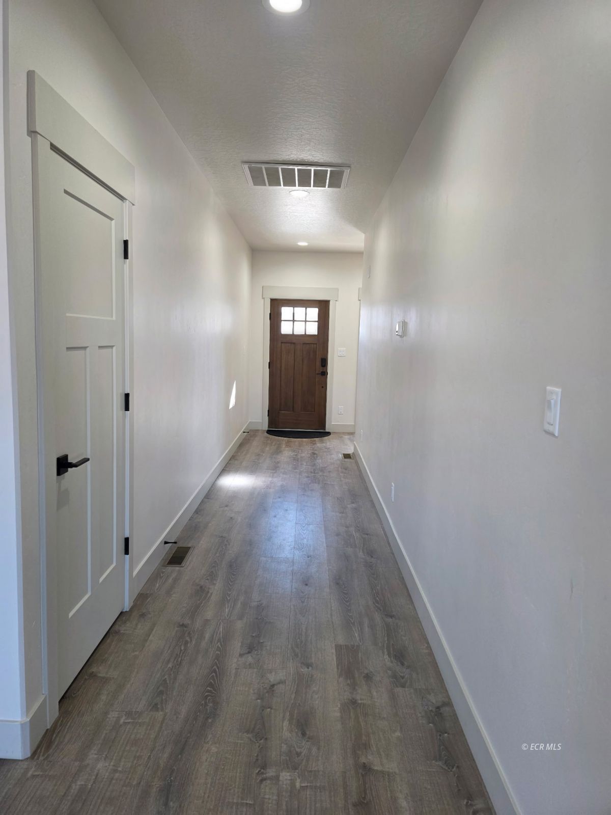 2703 Quartz Drive Property Photo 2