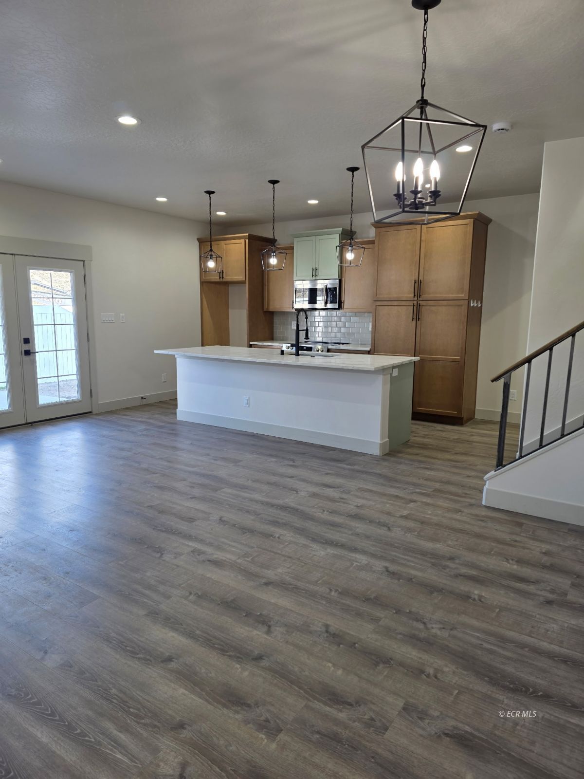 2703 Quartz Drive Property Photo 4