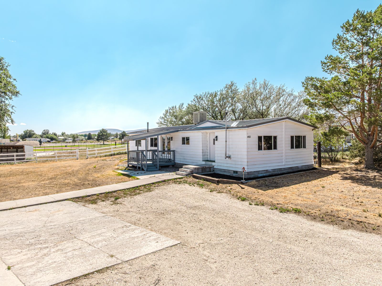 461 Tiffany Drive Property Photo 2
