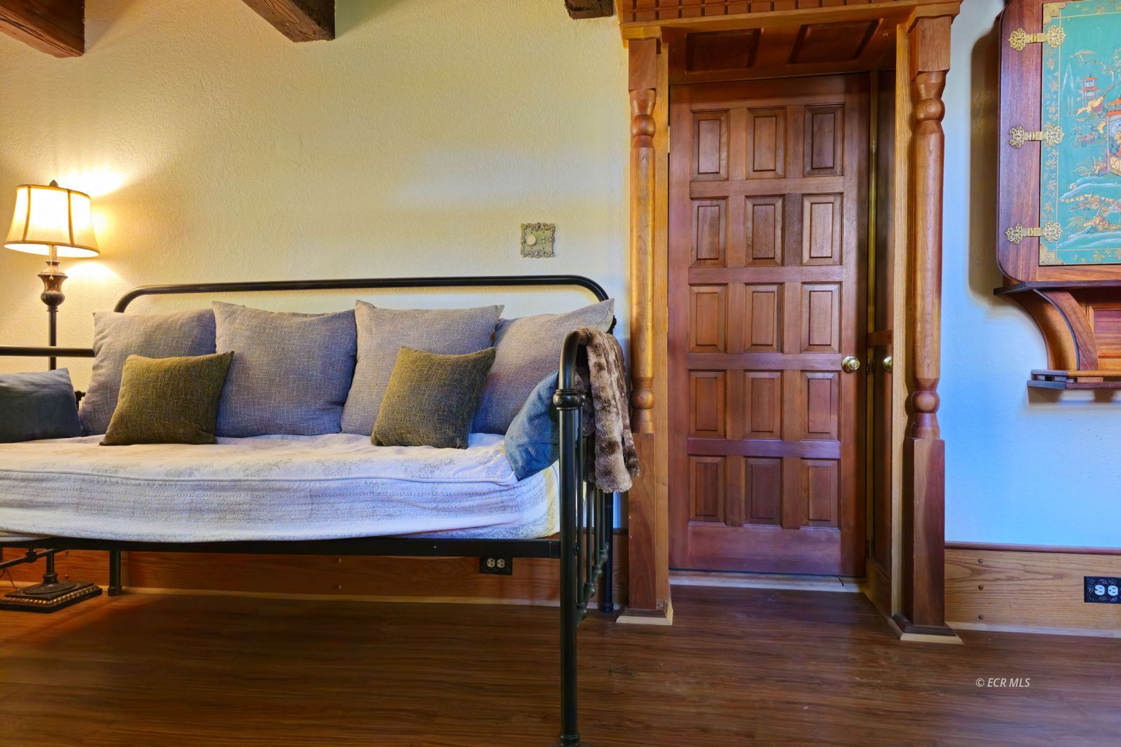 11 N Spring Street Property Photo 17