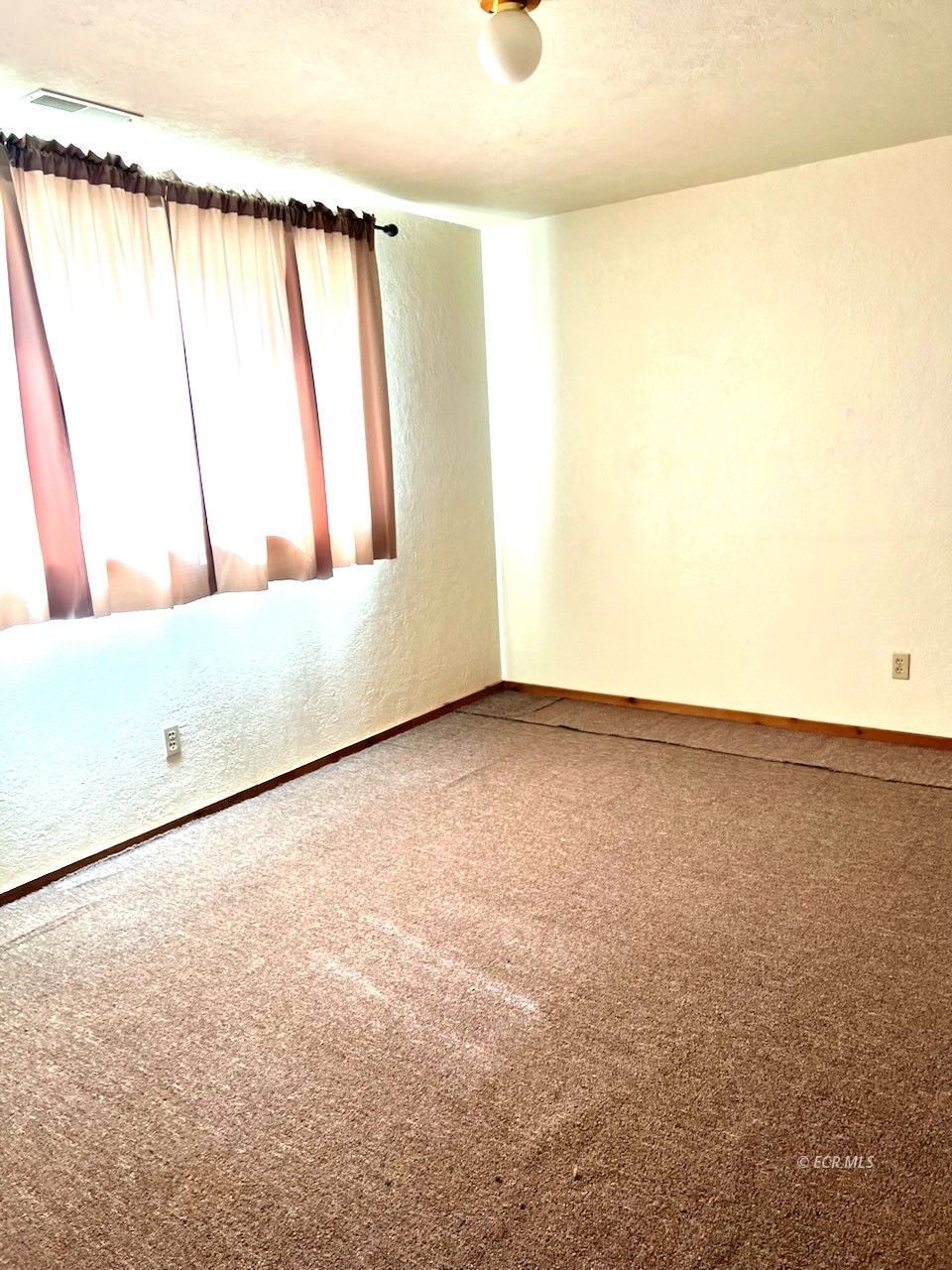 697 Clover Drive Property Photo 11