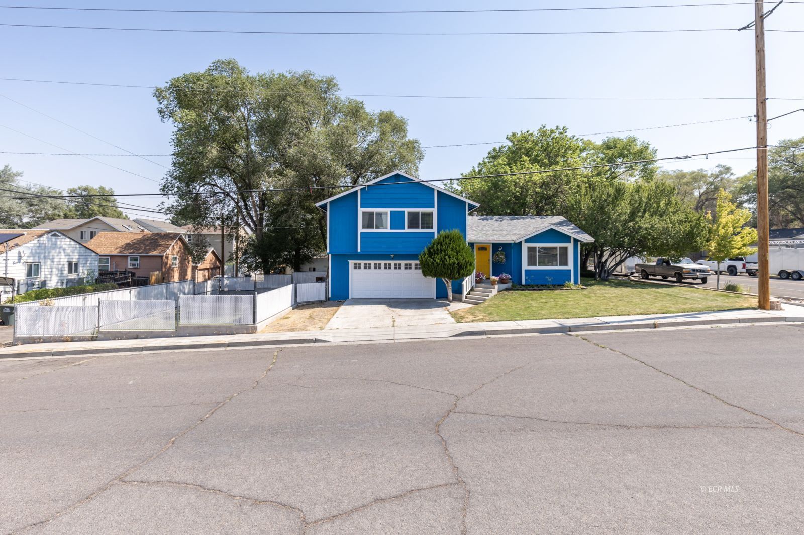 930 3rd Street Property Photo 3