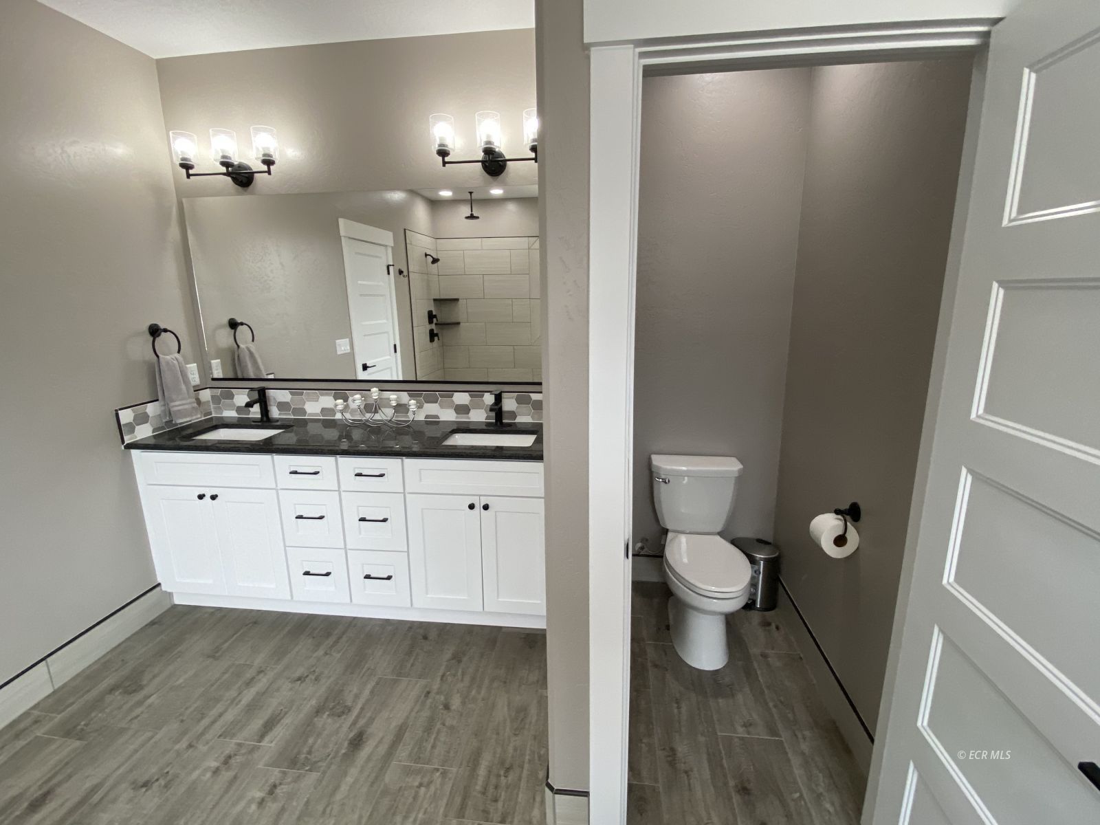 1933 Pheasant Drive Property Photo 24