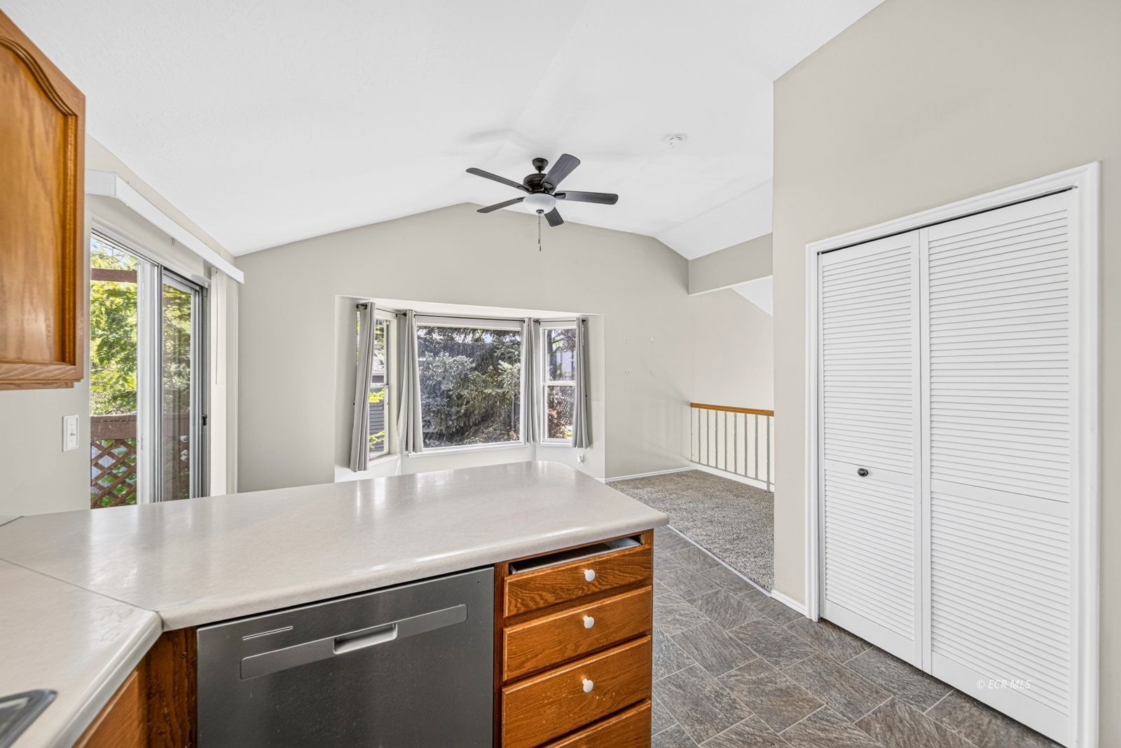 2126 Colonial Drive Property Photo 12