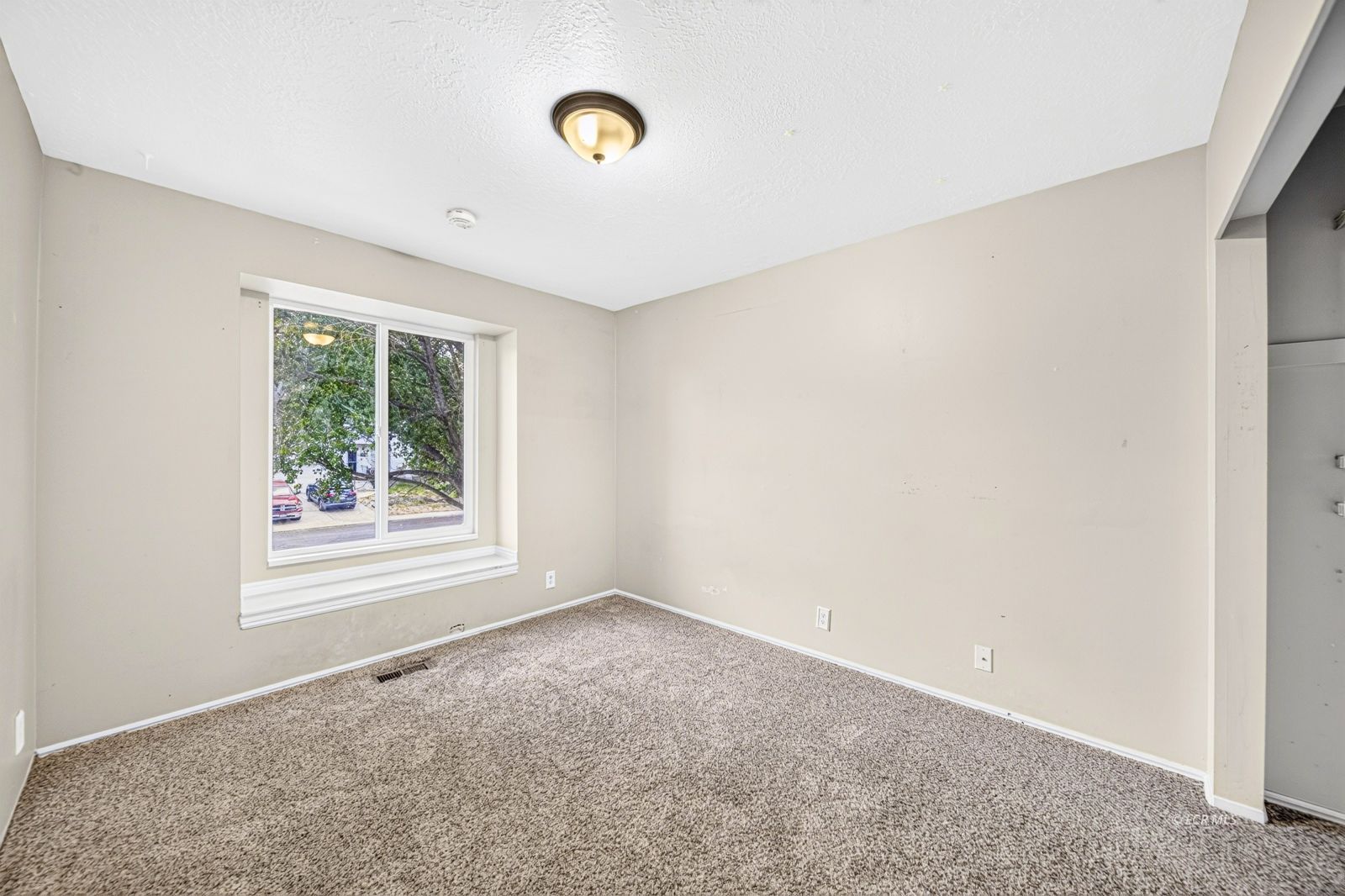 2126 Colonial Drive Property Photo 20