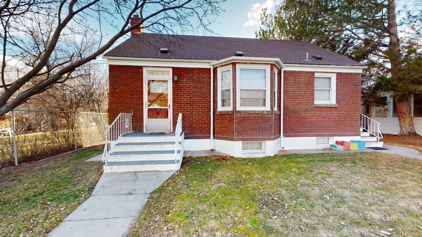575 12th Street Property Photo 1
