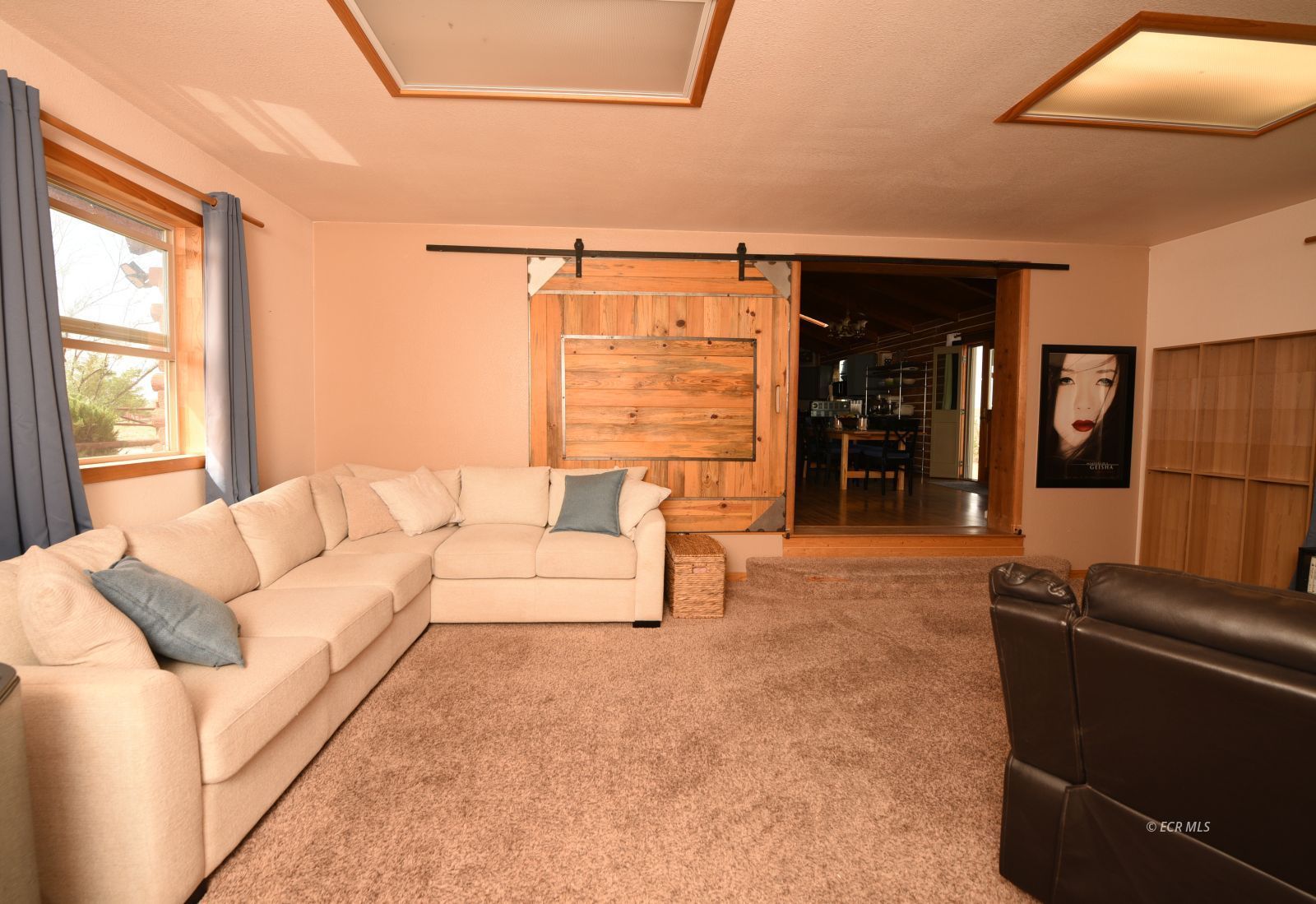 458 Lawndale Drive Property Photo 15