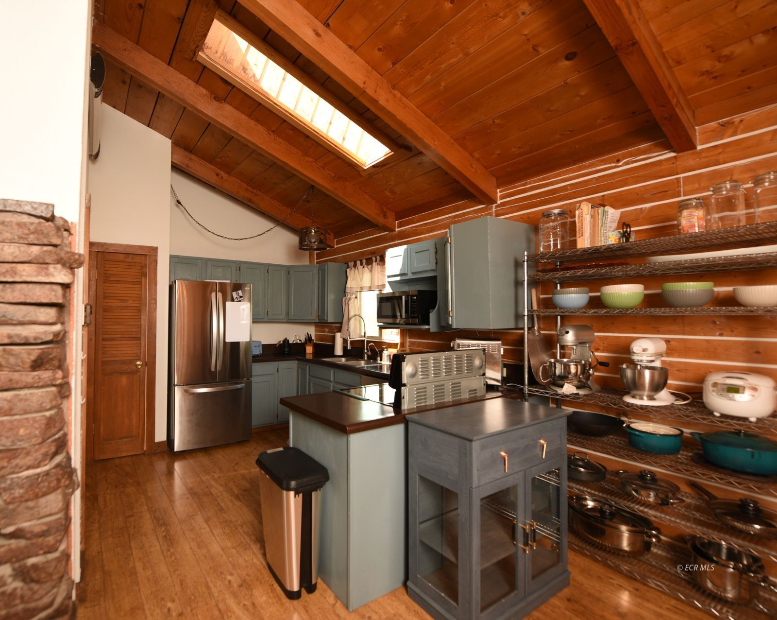 458 Lawndale Drive Property Photo 18