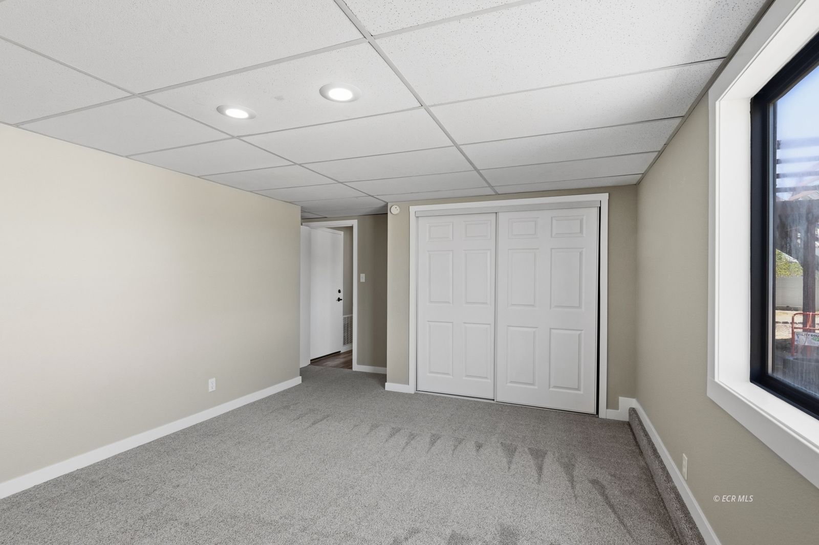 391 Edgebrook Drive Property Photo 28