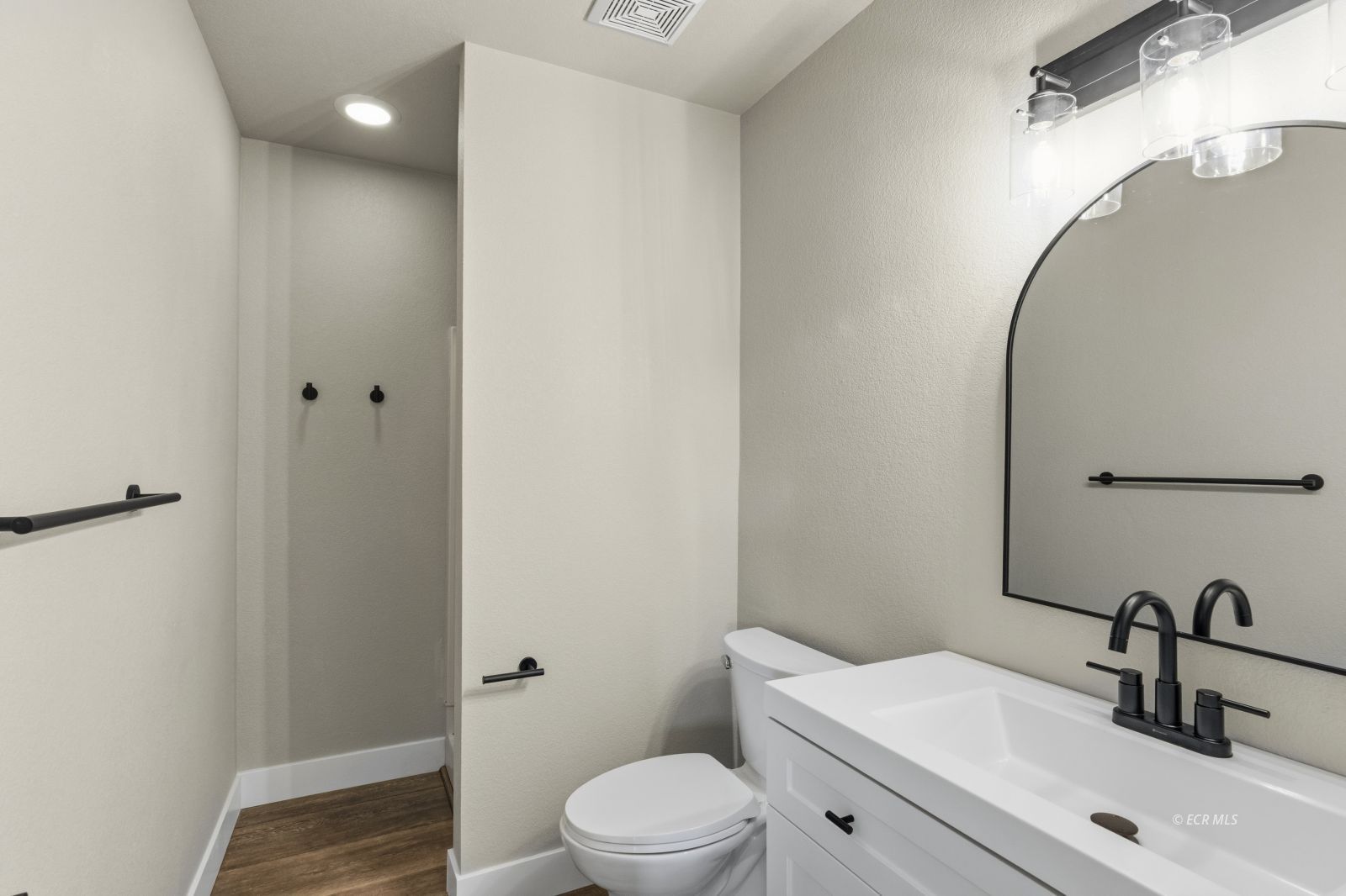 391 Edgebrook Drive Property Photo 29