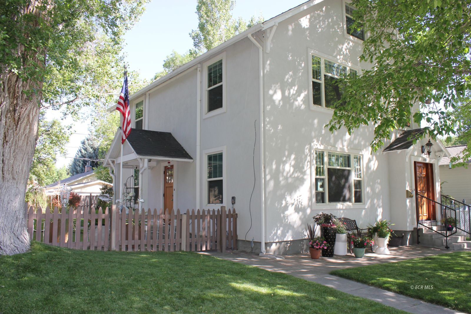 148 W PINE Street Property Photo 1