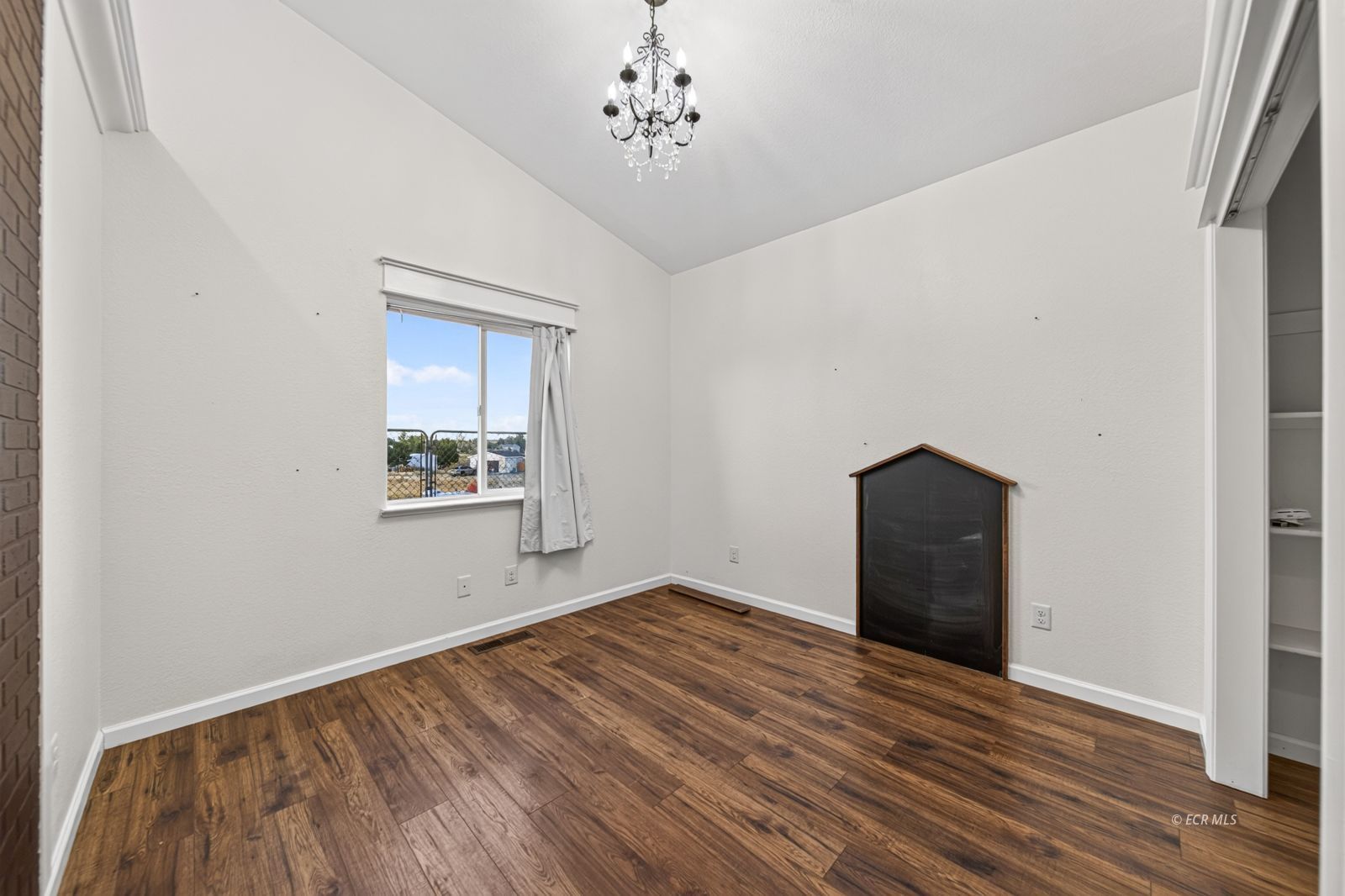 407 Flora Drive Property Photo 15