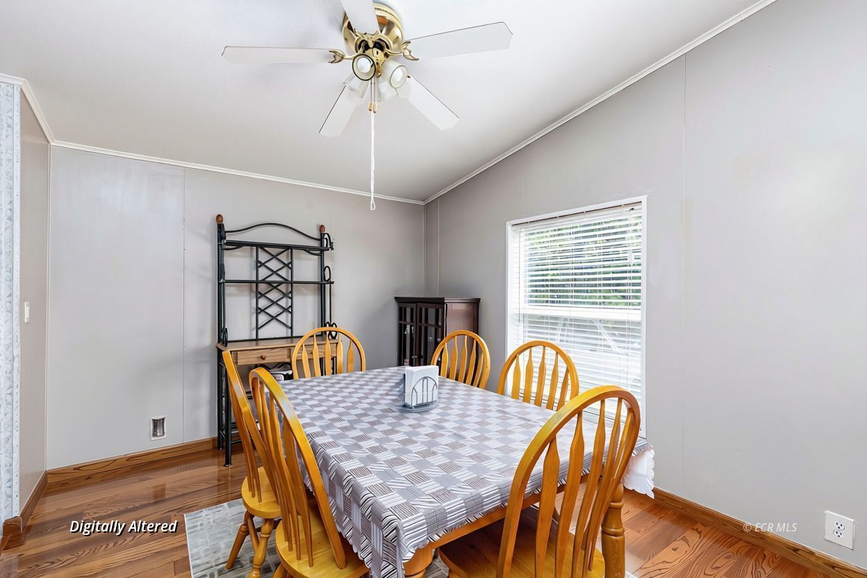 2312 North Hollow Drive Property Photo 5