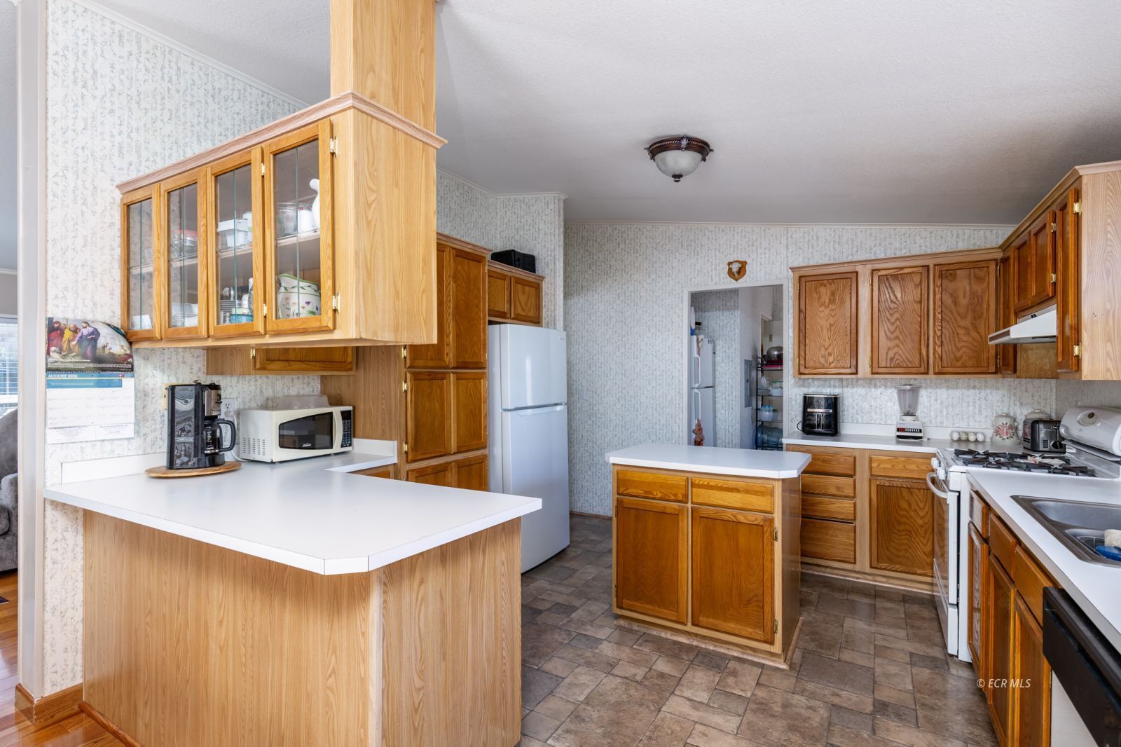 2312 North Hollow Drive Property Photo 6