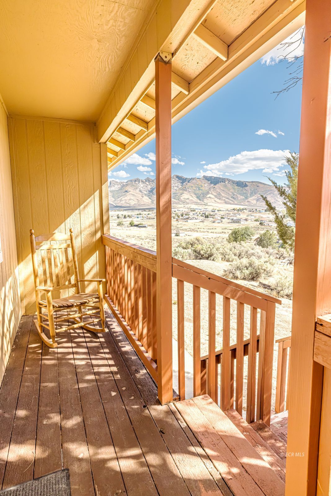 751 Thistle Drive Property Photo 4