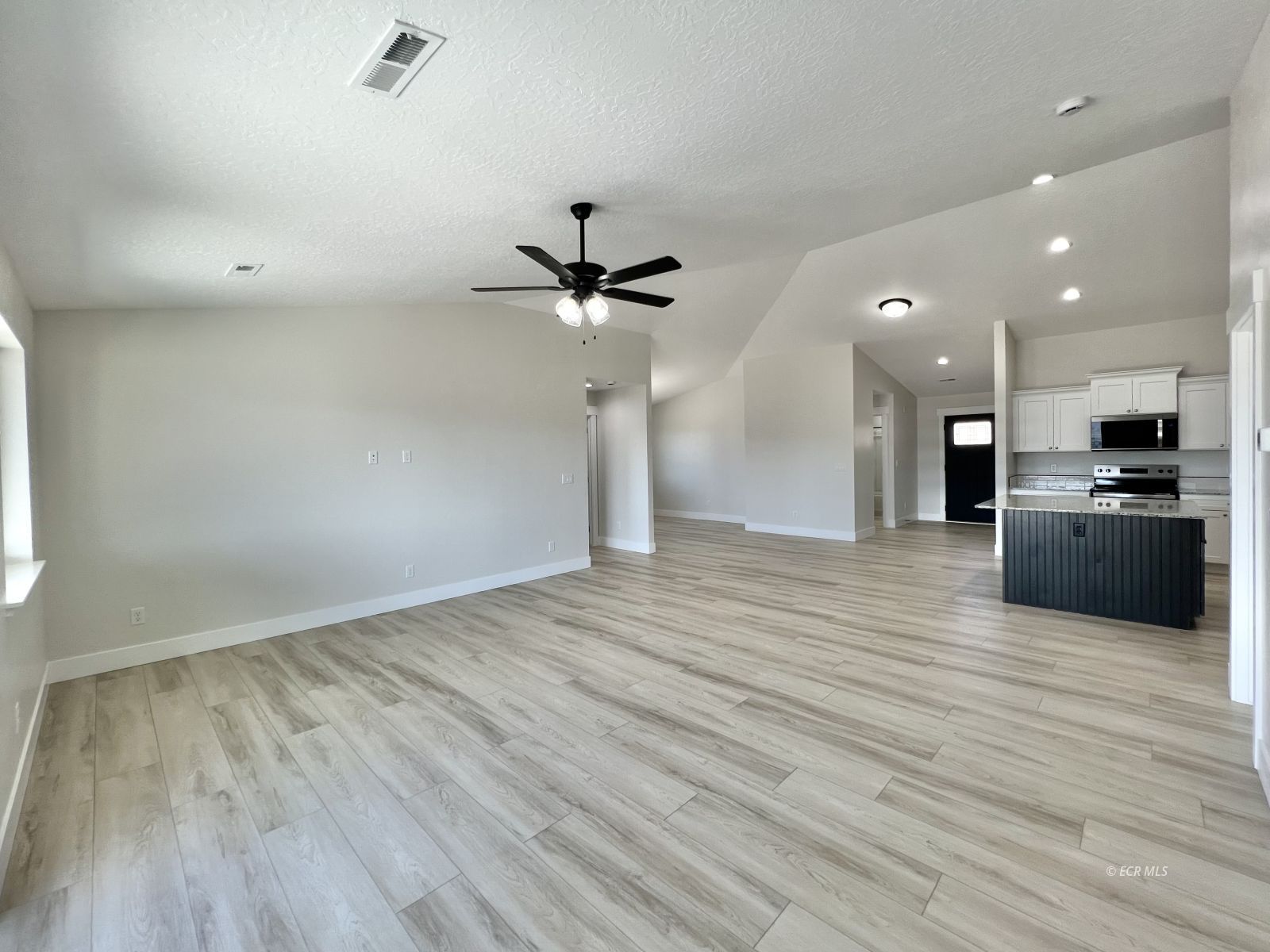 565 Abarr Drive Property Photo 2