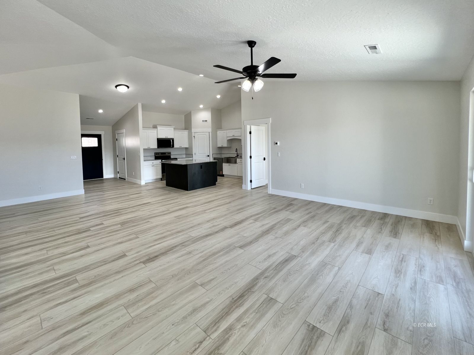565 Abarr Drive Property Photo 6