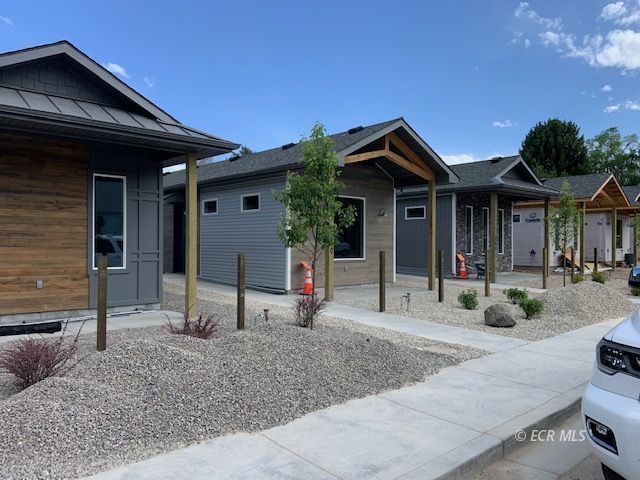 260 Fir Street Property Photo 1