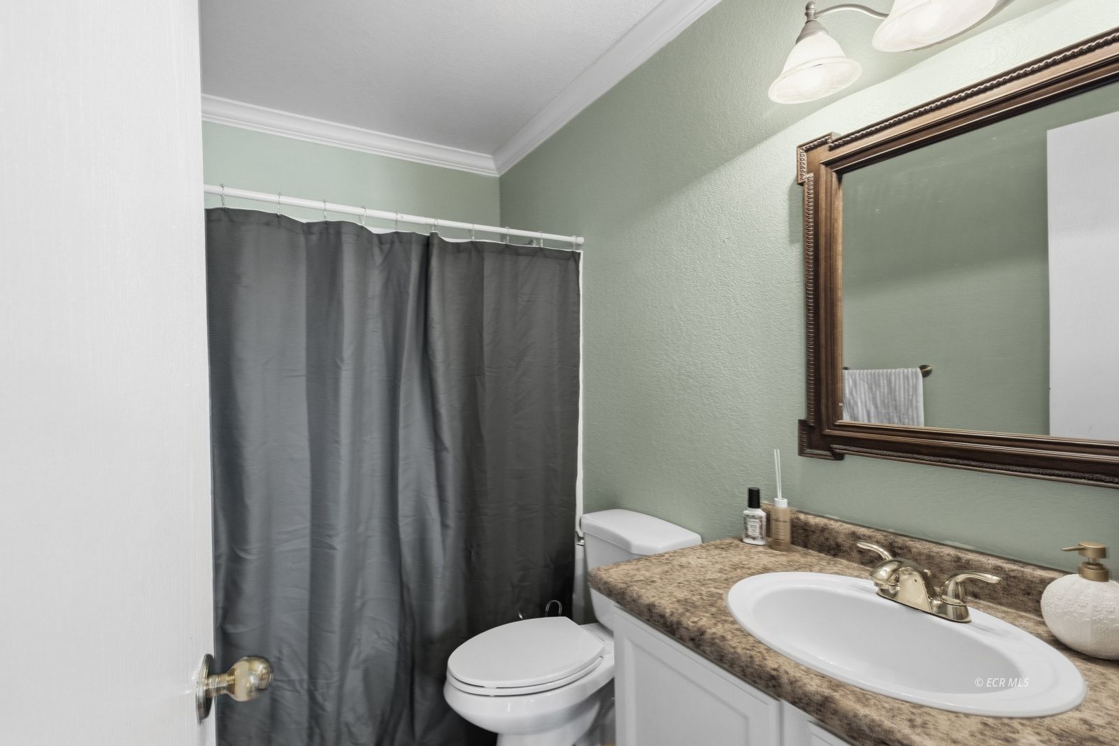 385 Royal Oak Drive Property Photo 16