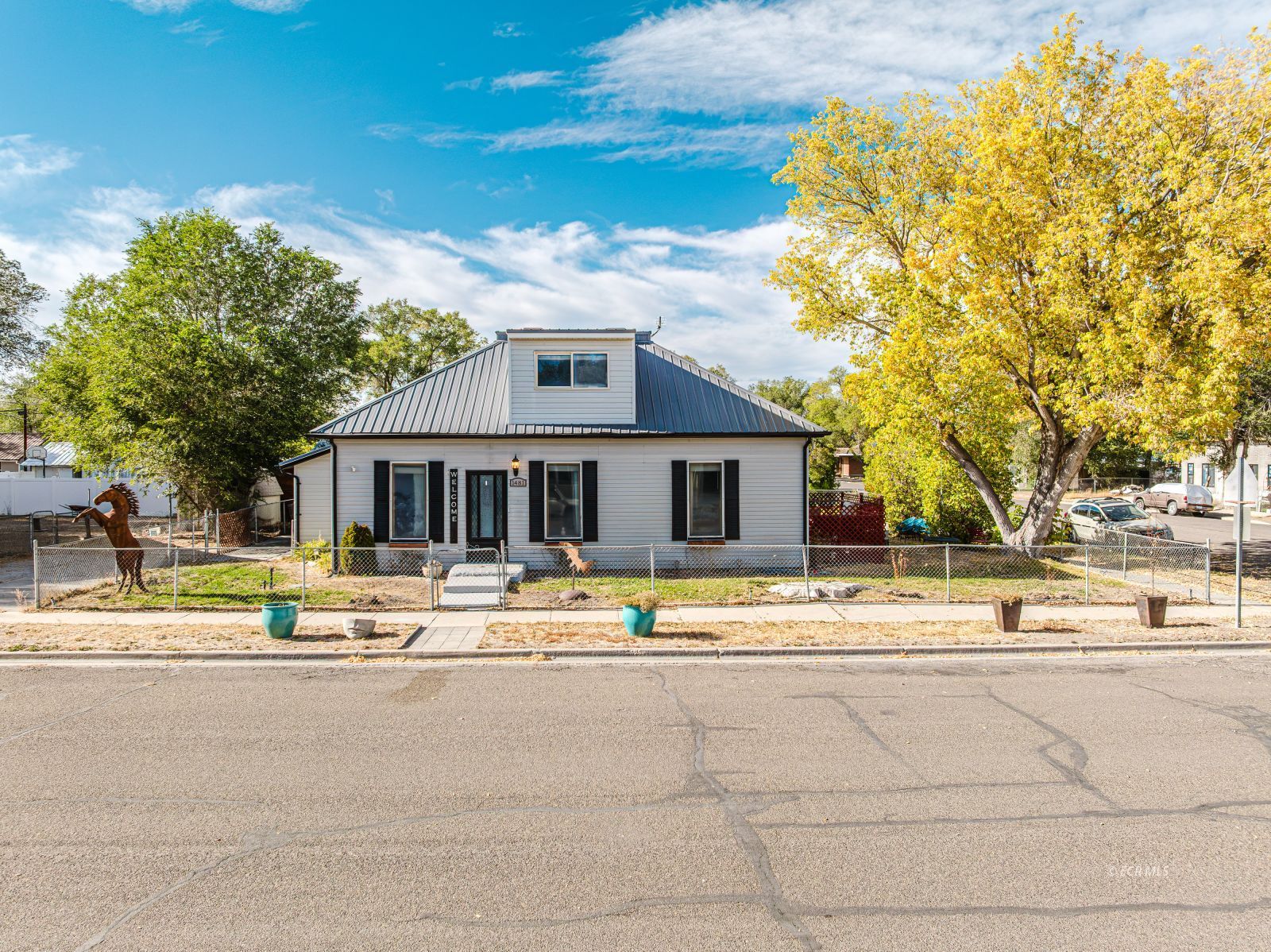 1481 Clover Avenue Property Photo 1