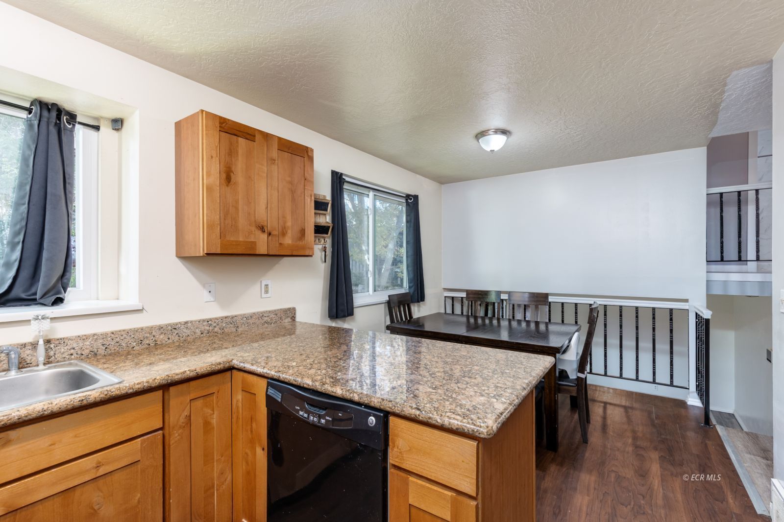 2243 North Hollow Drive Property Photo 6