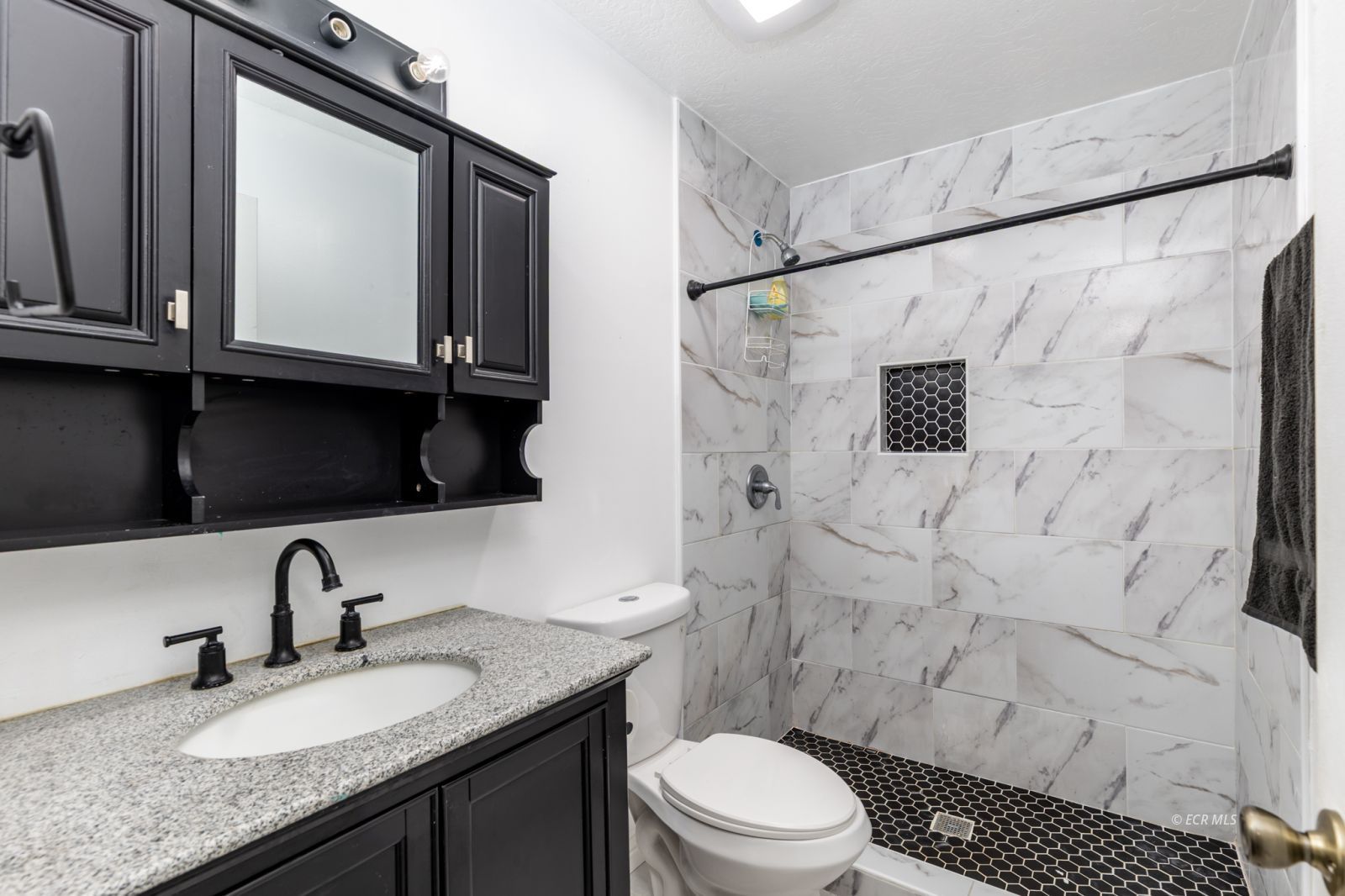 2243 North Hollow Drive Property Photo 8
