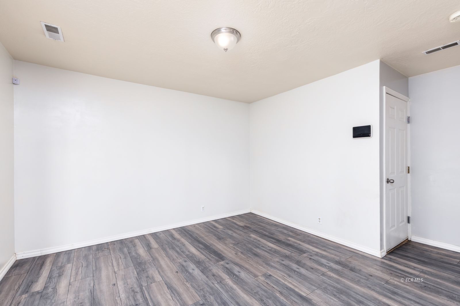 2243 North Hollow Drive Property Photo 11